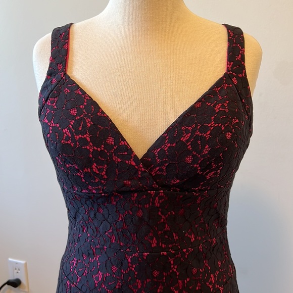Pink and black lace dress - Picture 2 of 3